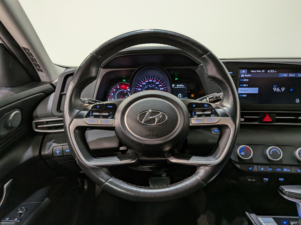 Hyundai Elantra 2022