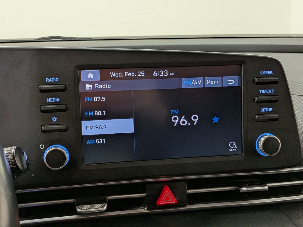 Hyundai Elantra 2022