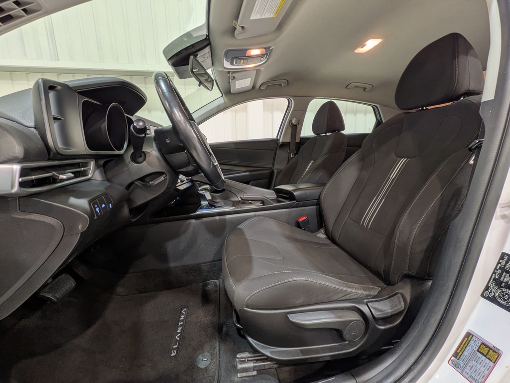 Hyundai Elantra 2022