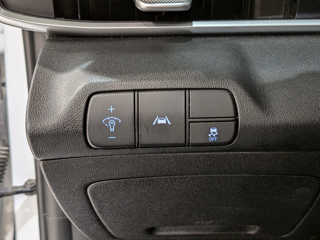 Hyundai Elantra 2022