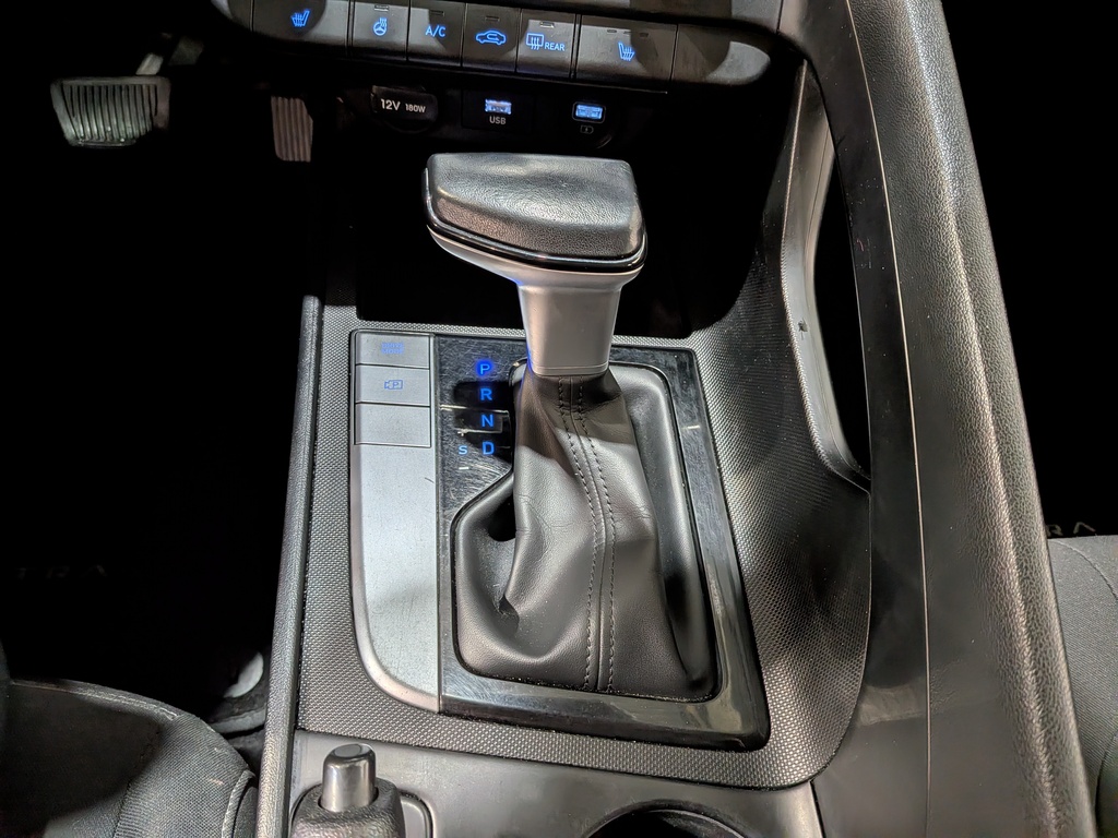 Hyundai Elantra 2022