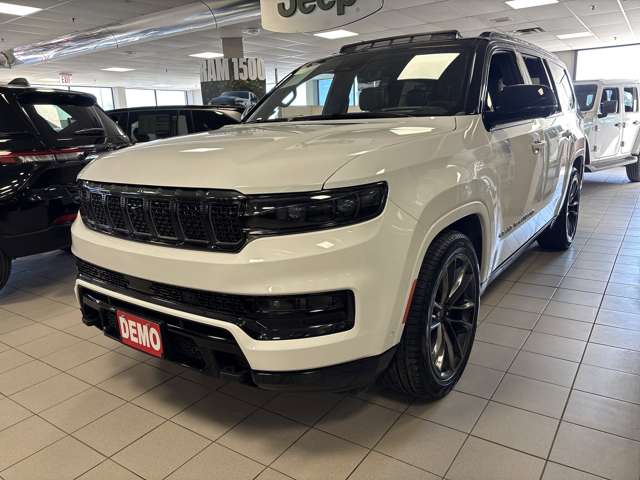 2025 Jeep Grand Wagoneer Series II Obsidian 4x4 SUV