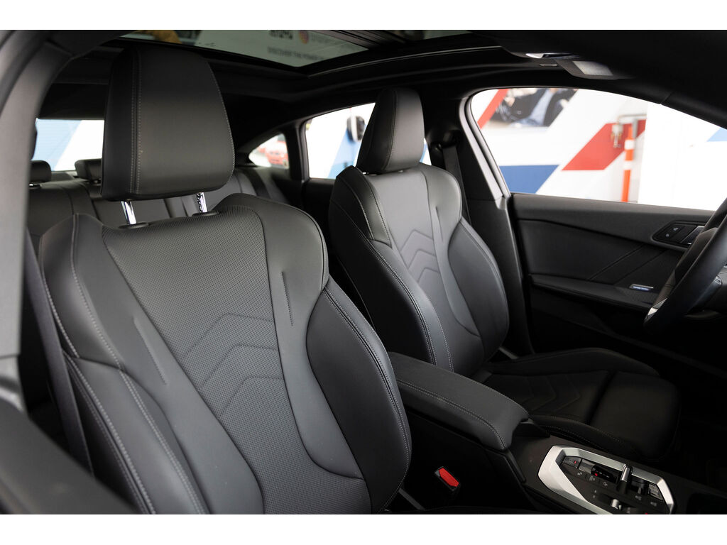 2025 BMW 228 Gran Coupe xDrive, 温哥华, 全款车