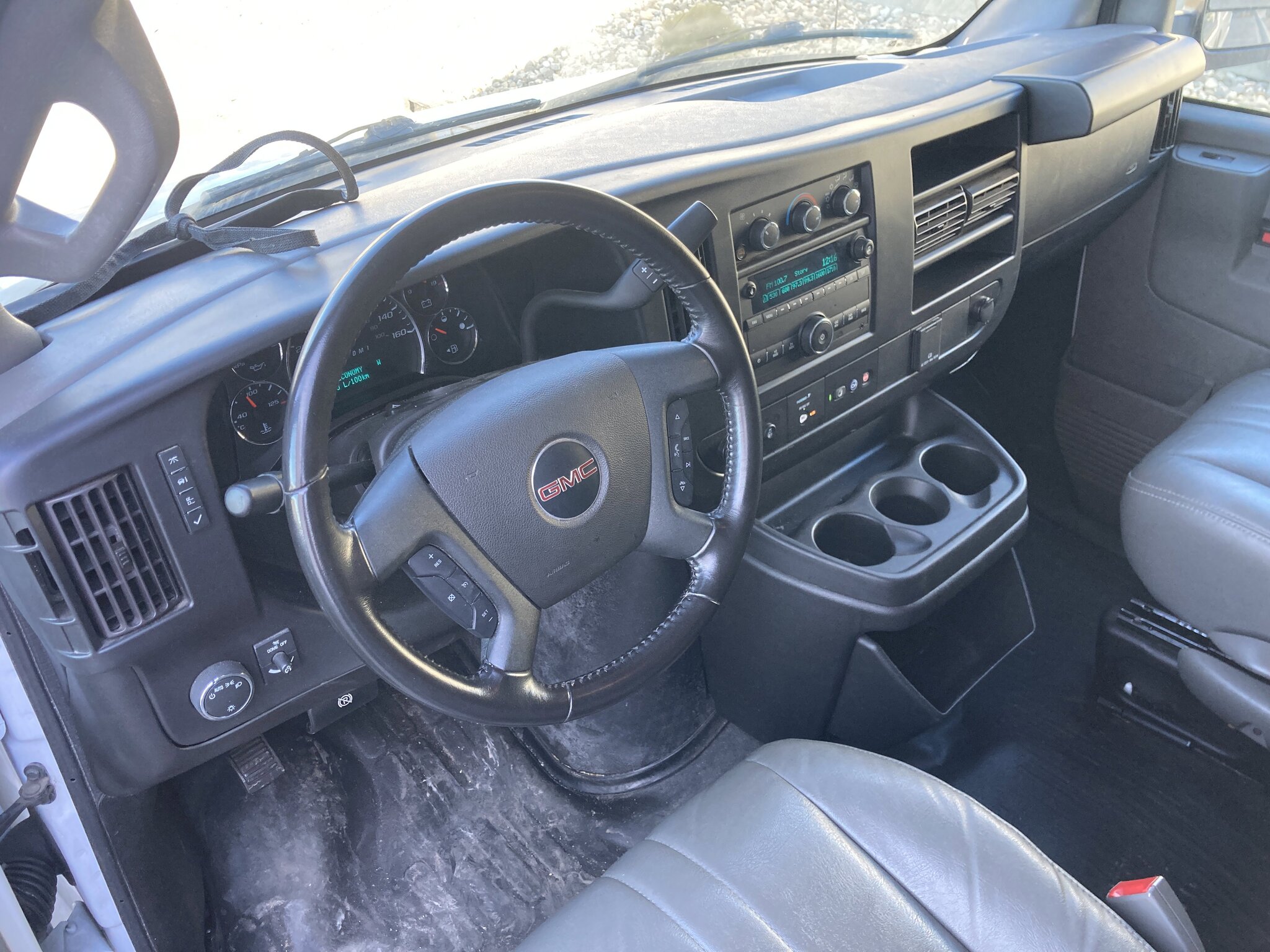 2023 GMC Savana Cargo Van