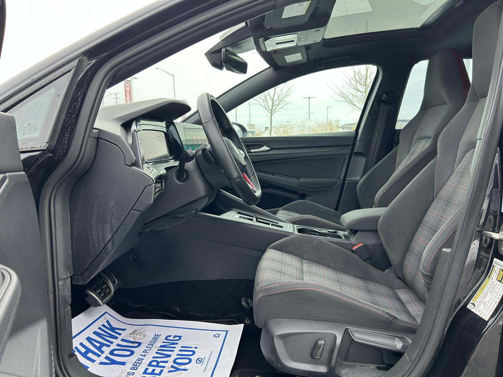 2022 Volkswagen Golf GTI - Gallery image 9