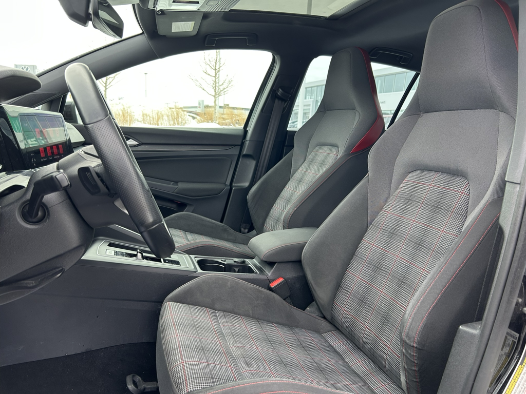 2022 Volkswagen Golf GTI - Gallery image 10