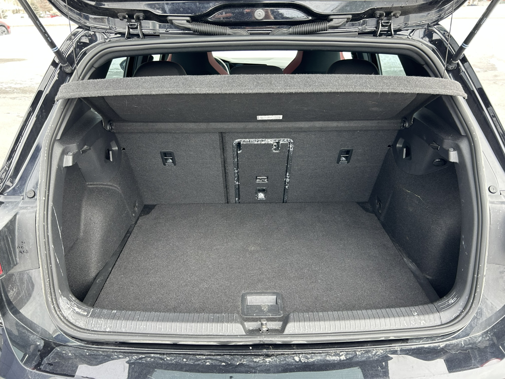 2022 Volkswagen Golf GTI - Gallery image 28