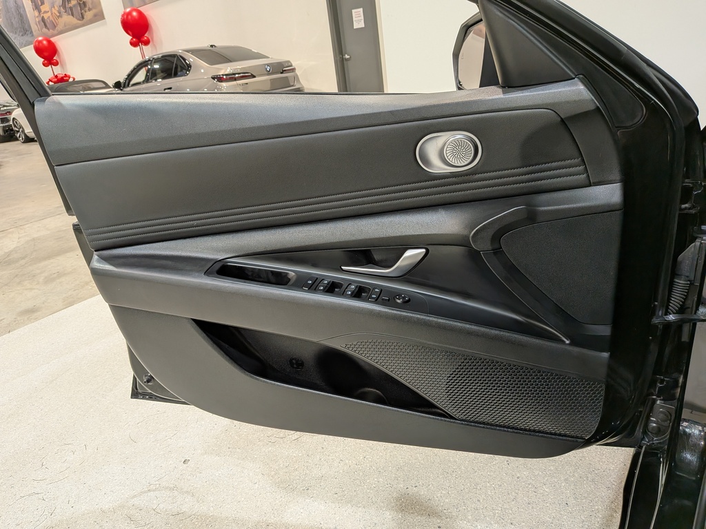 Hyundai Elantra 2022