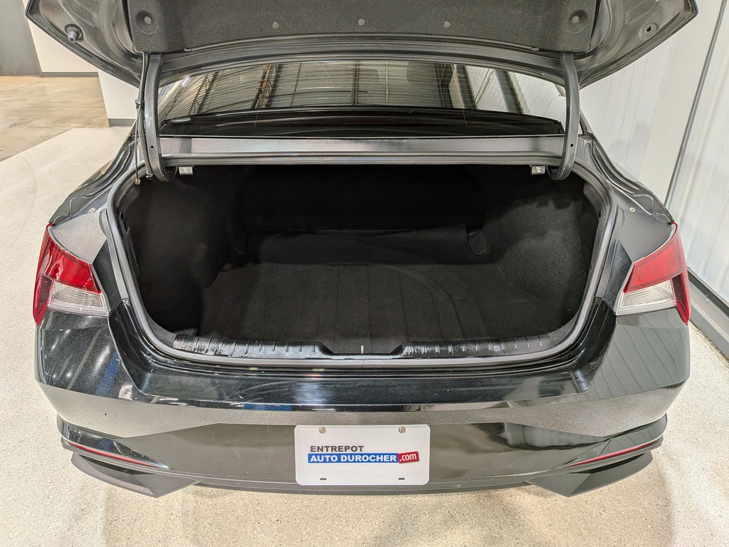 Hyundai Elantra 2022