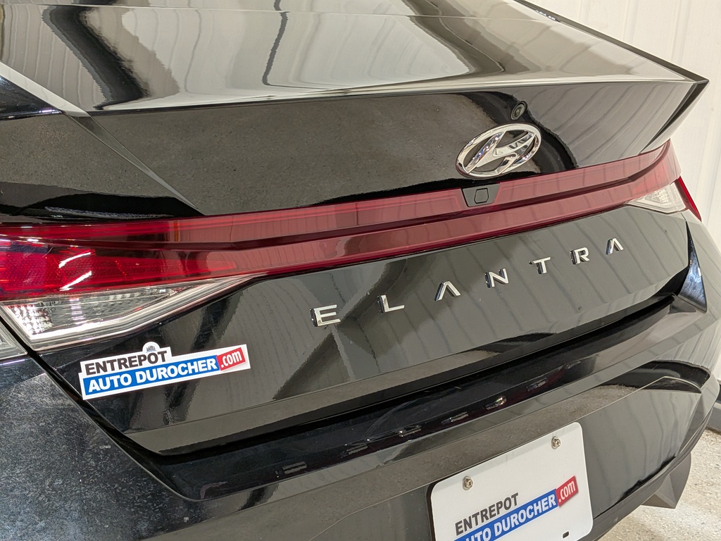 Hyundai Elantra 2022