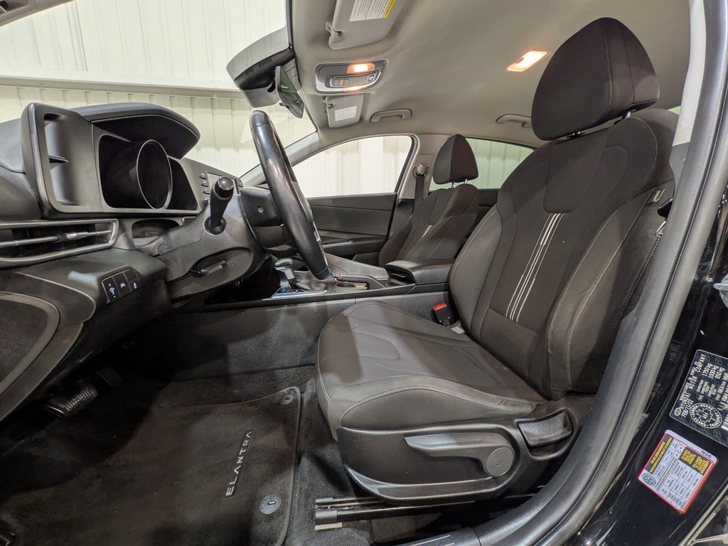 Hyundai Elantra 2022