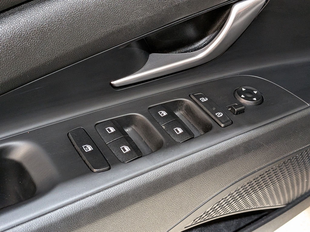 Hyundai Elantra 2022