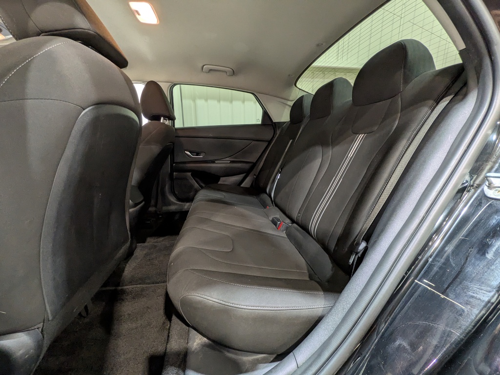 Hyundai Elantra 2022