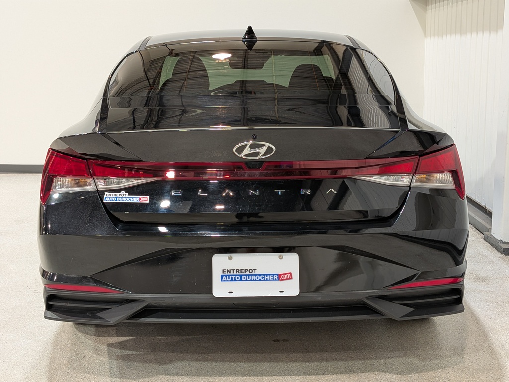 Hyundai Elantra 2022