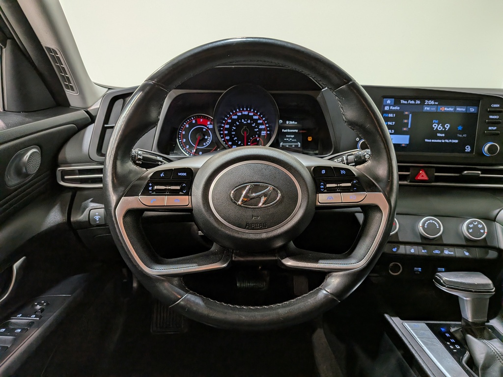 Hyundai Elantra 2022