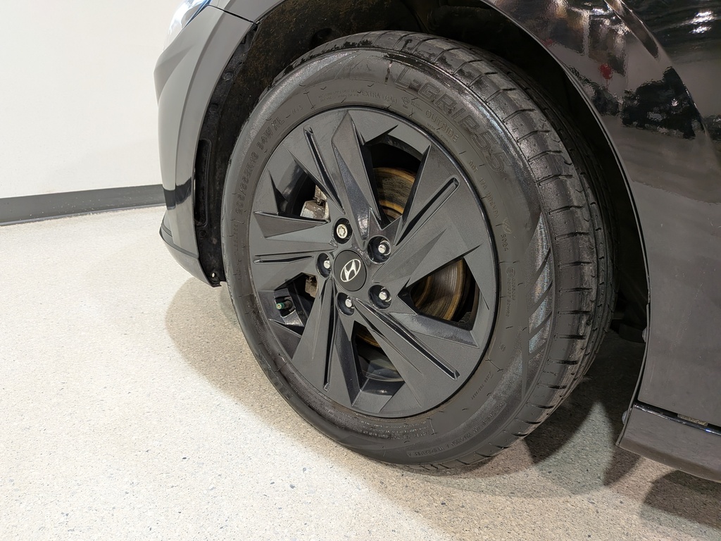 Hyundai Elantra 2022