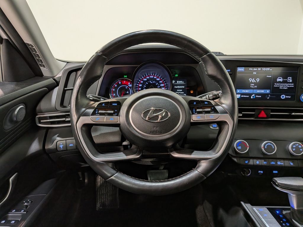 Hyundai Elantra 2023