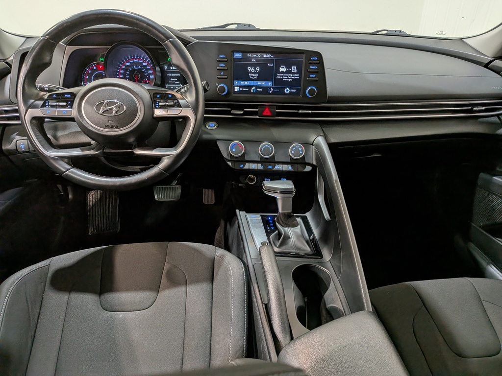 Hyundai Elantra 2023