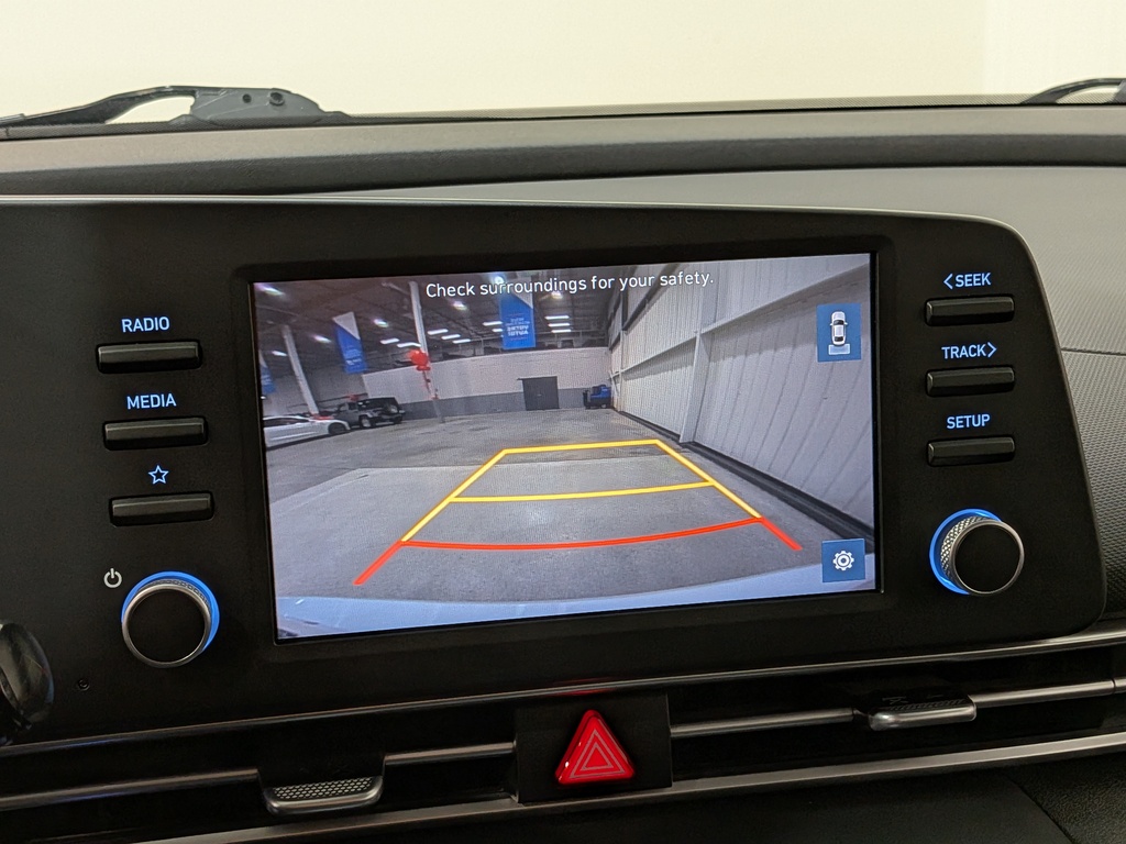 Hyundai Elantra 2023