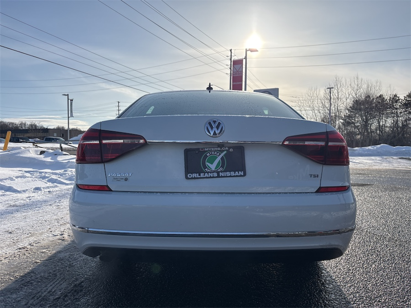 2017 Volkswagen Passat - Gallery image 3