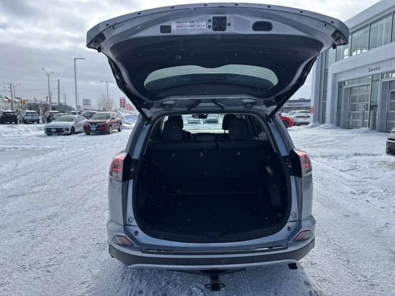 2017 Toyota RAV4 Hybrid - Gallery image 9