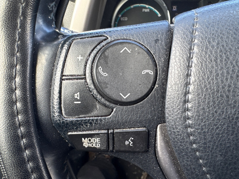 2017 Toyota RAV4 Hybrid - Gallery image 17