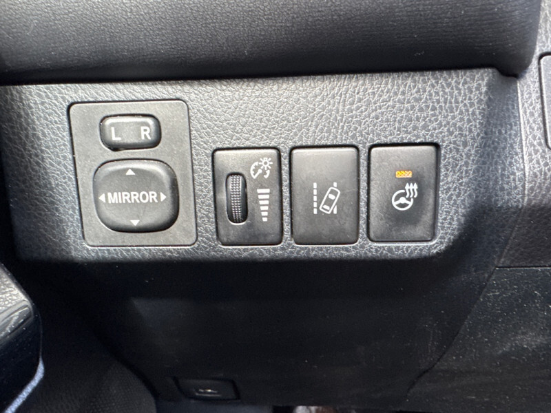 2017 Toyota RAV4 Hybrid - Gallery image 18