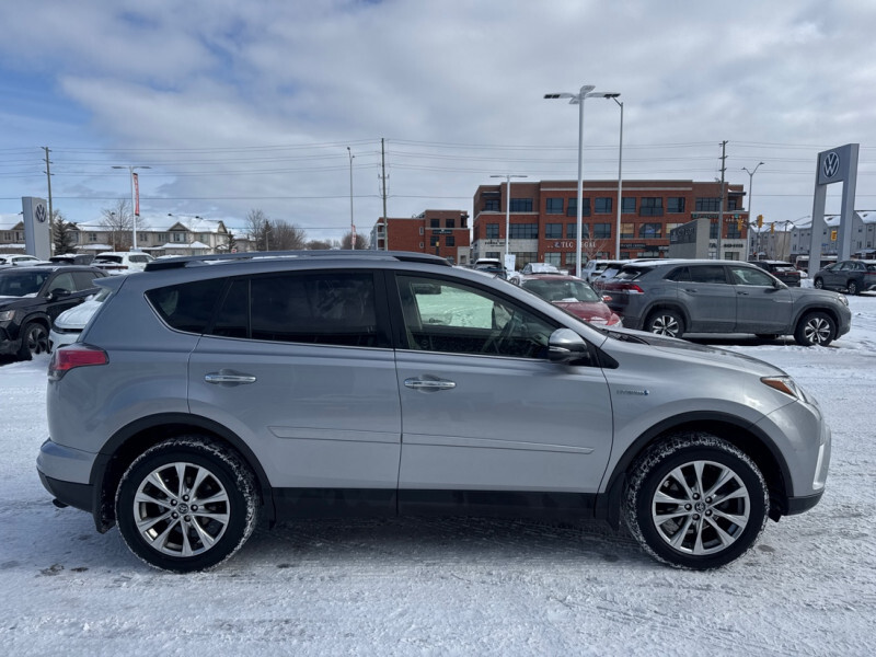 2017 Toyota RAV4 Hybrid - Gallery image 4