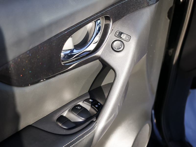 2018 Nissan Rogue - Gallery image 14