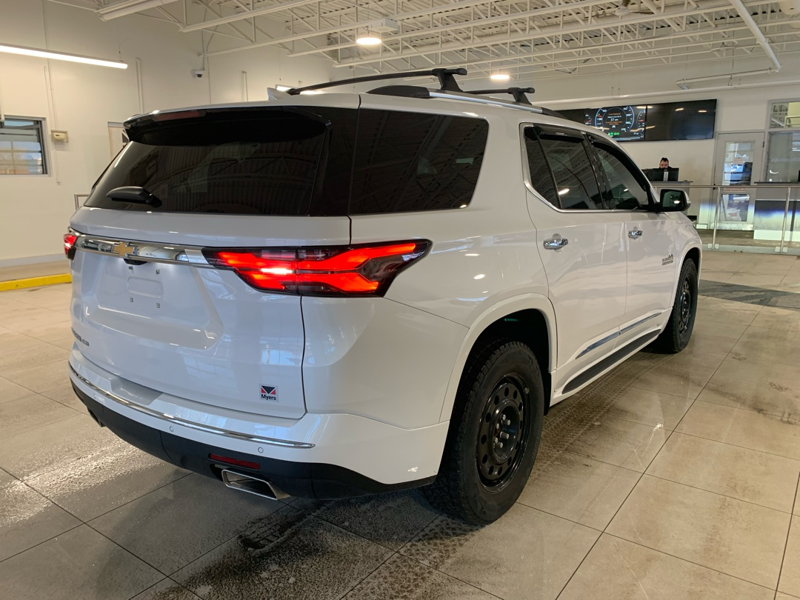 2023 Chevrolet Traverse - Gallery image 2