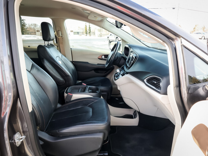 2018 Chrysler Pacifica - Gallery image 10