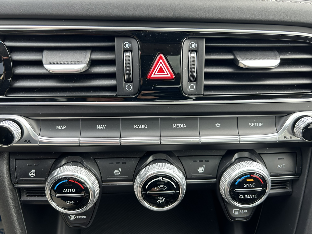 2023 GENESIS G70 - Gallery image 23