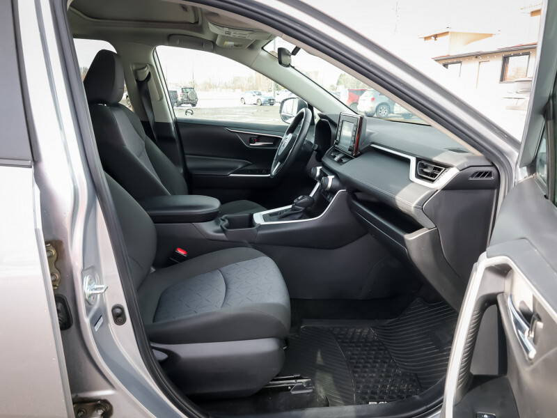 2022 Toyota RAV4 - Gallery image 10