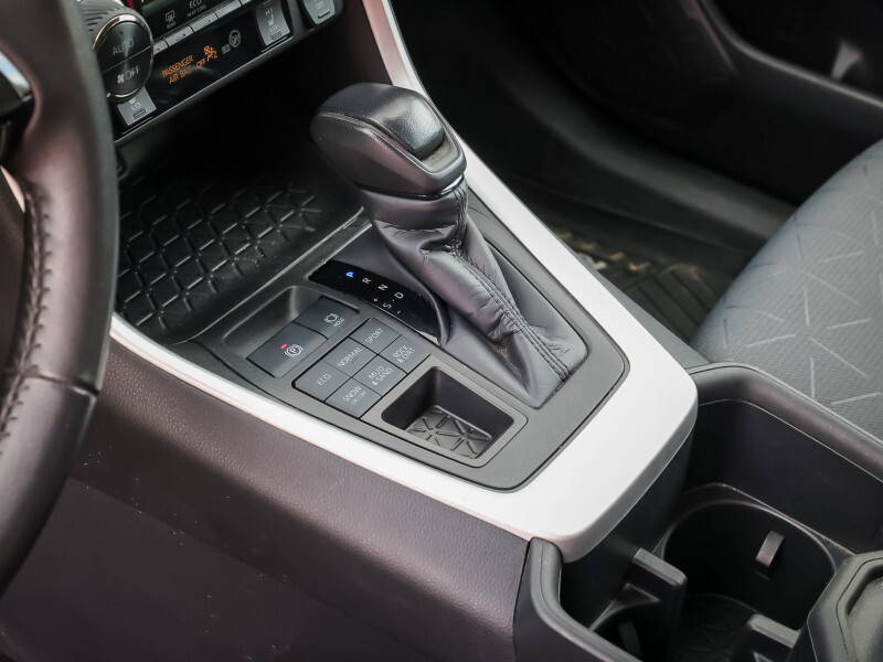 2022 Toyota RAV4 - Gallery image 15