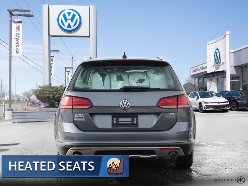 2018 Volkswagen Golf SportWagen - Gallery image 2