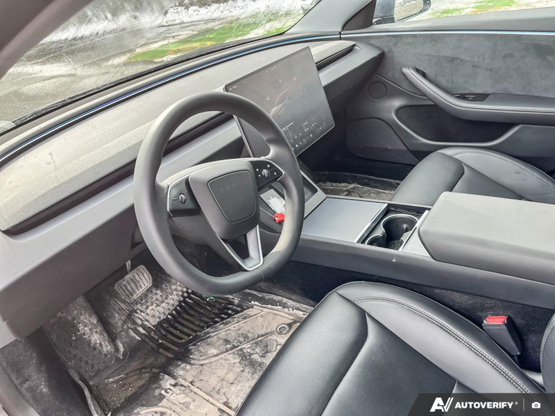 2025 Tesla Model 3 - Gallery image 9