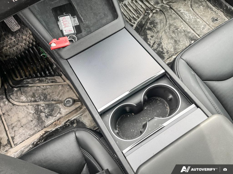 2025 Tesla Model 3 - Gallery image 11