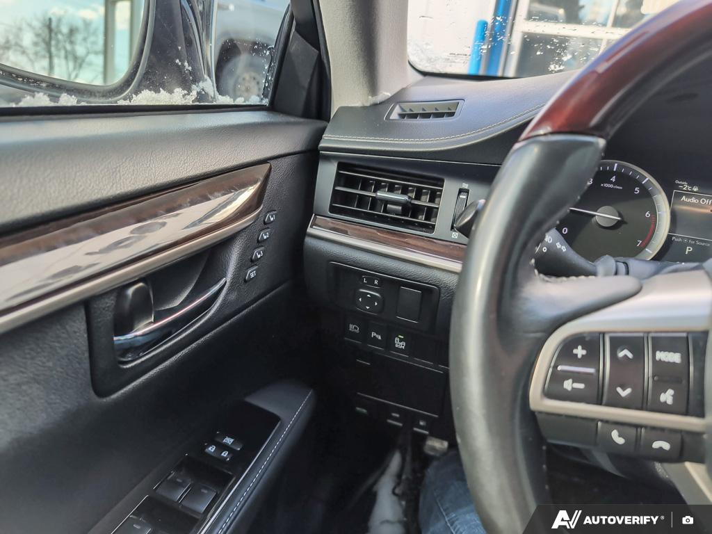 2017 Lexus ES 350 - Gallery image 16