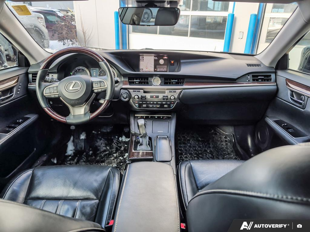2017 Lexus ES 350 - Gallery image 23