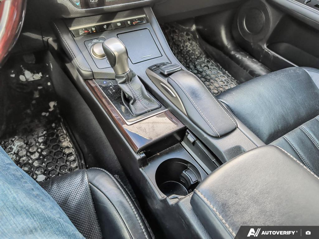 2017 Lexus ES 350 - Gallery image 17