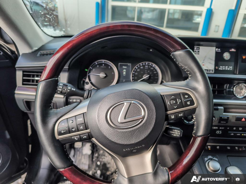 2017 Lexus ES 350 - Gallery image 13