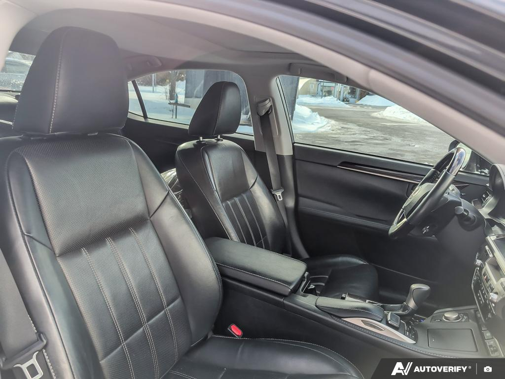 2017 Lexus ES 350 - Gallery image 21