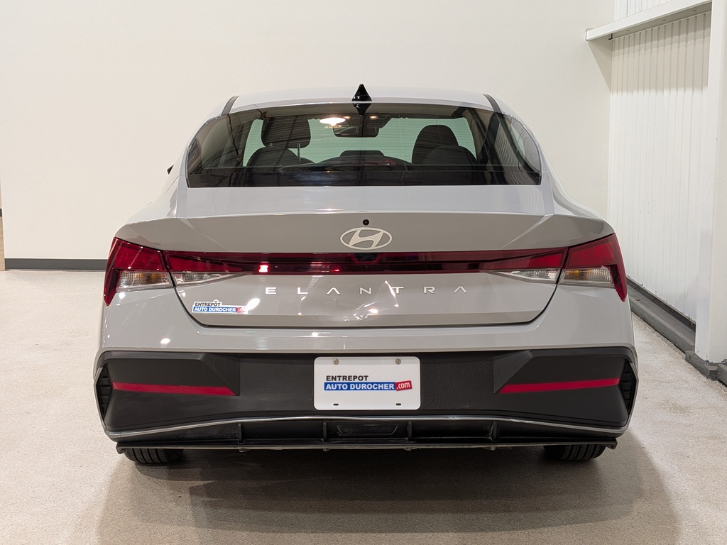 Hyundai Elantra 2025