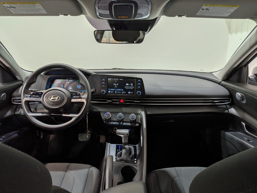 Hyundai Elantra 2025