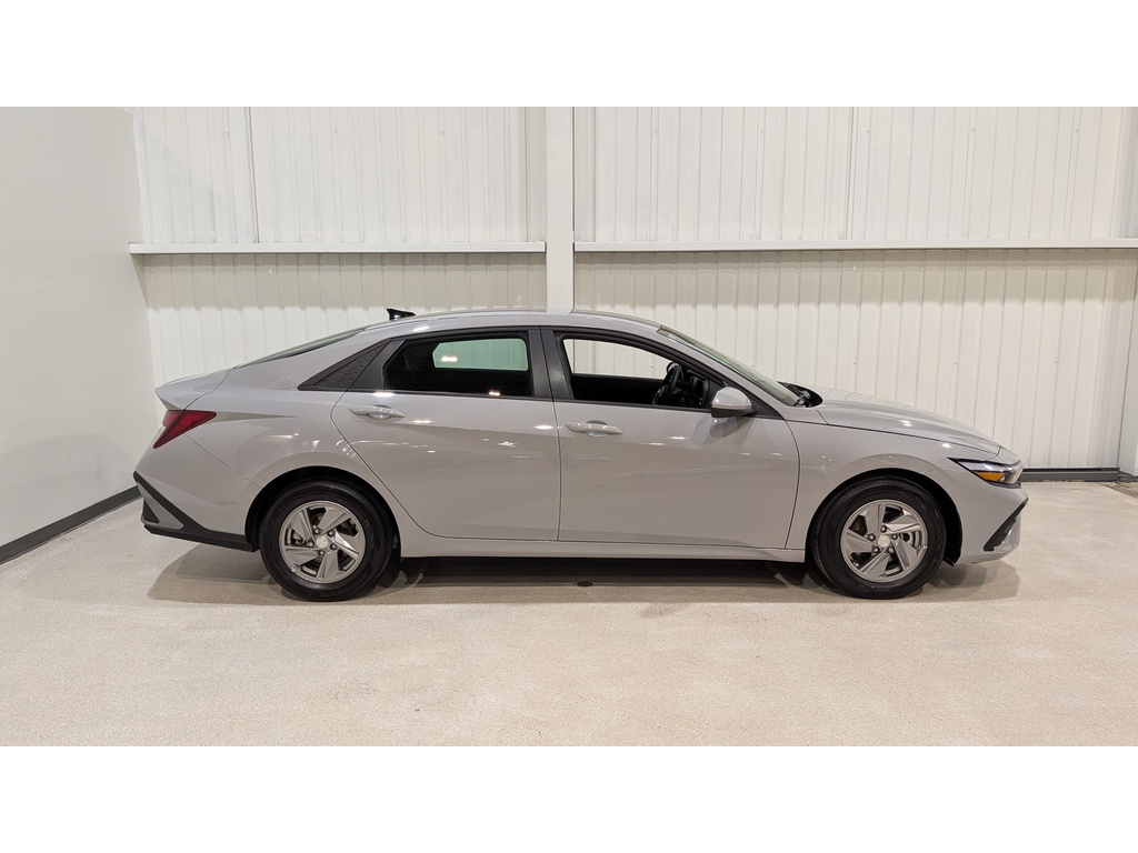 Hyundai Elantra 2025