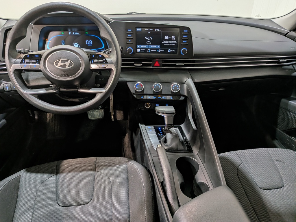 Hyundai Elantra 2025