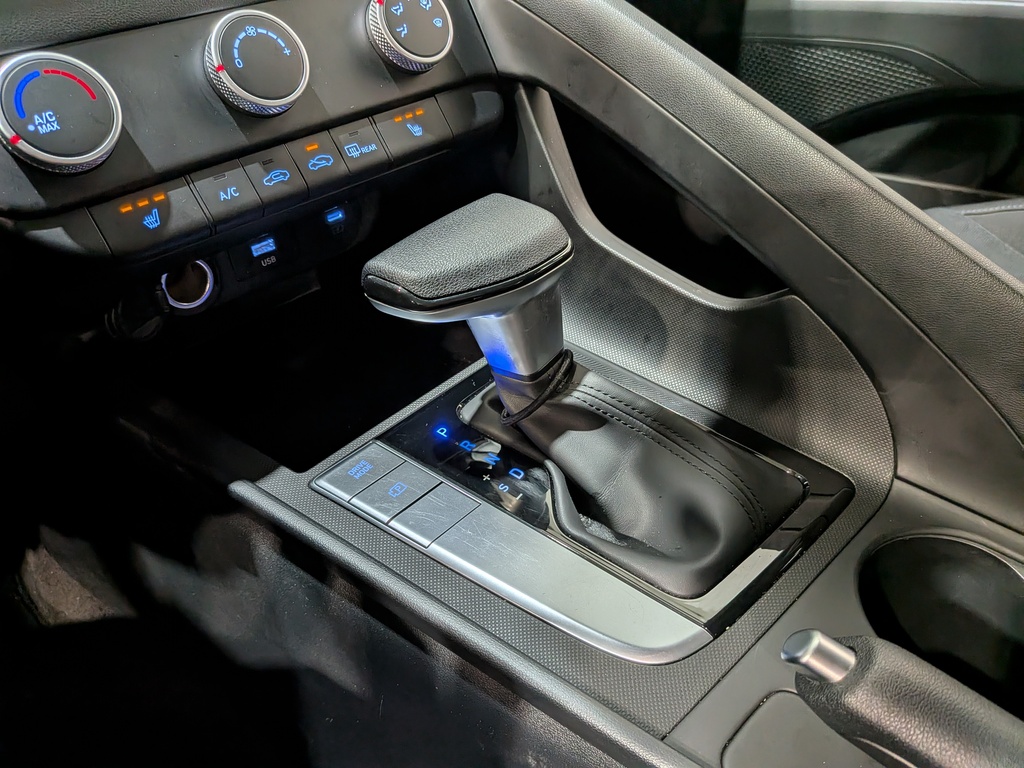 Hyundai Elantra 2025