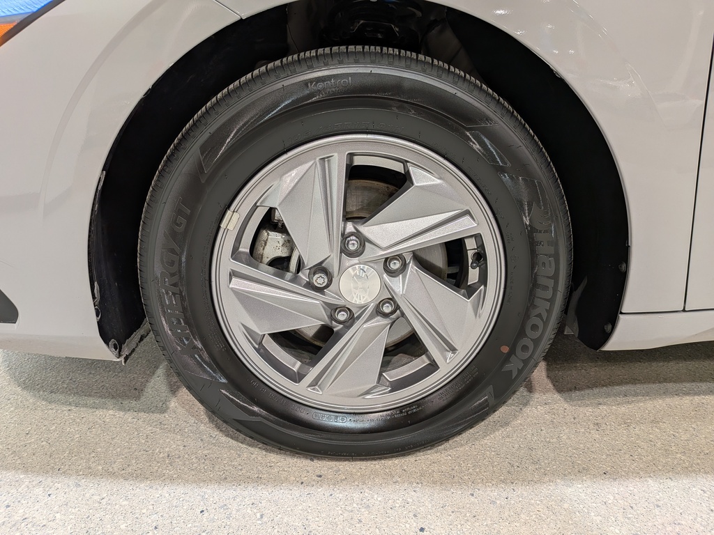 Hyundai Elantra 2025