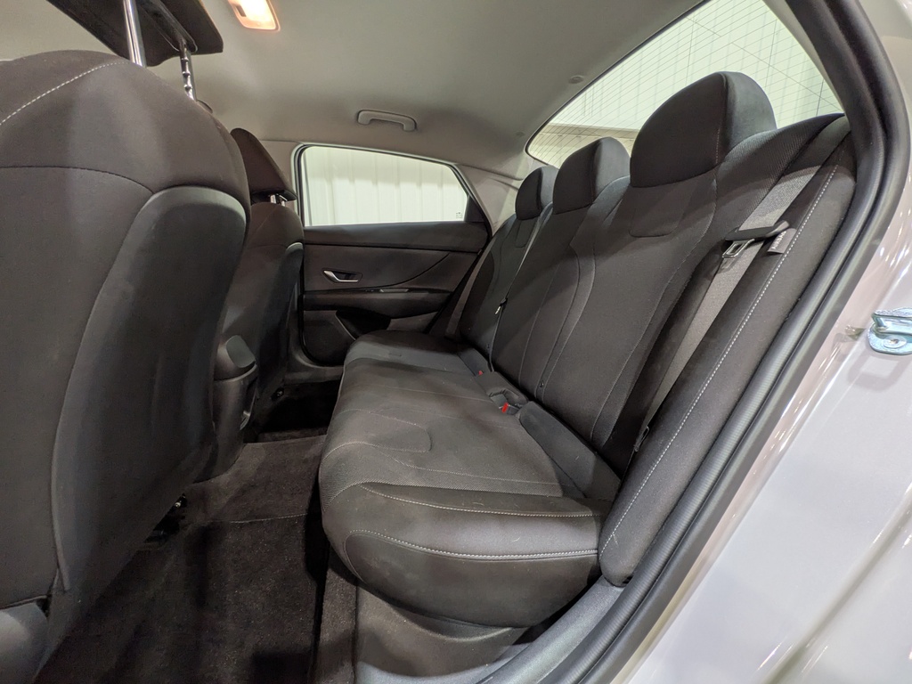 Hyundai Elantra 2025