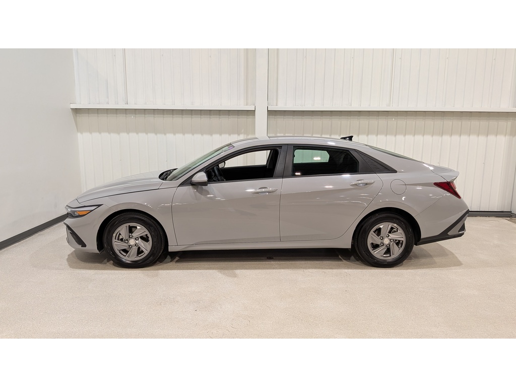 Hyundai Elantra 2025